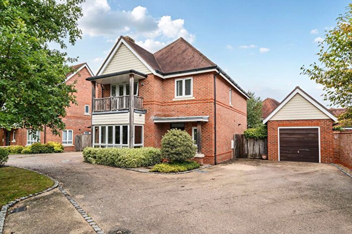 4 Bedroom Detached House For Sale In Willowbourne, Fleet, GU51