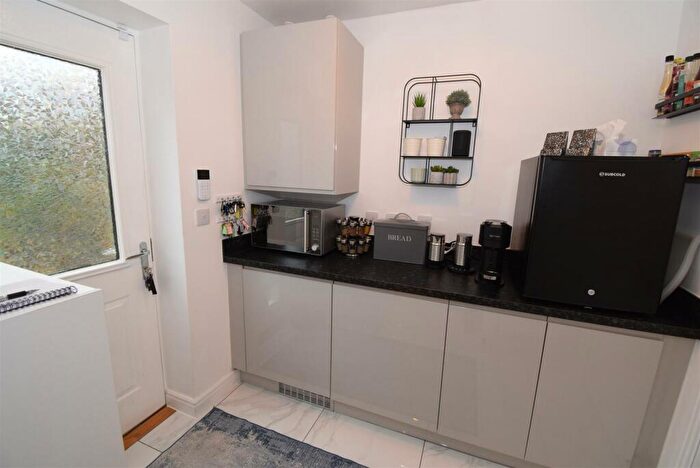 4 Bedroom Detached House For Sale In Coalburn Crescent, Crich, DE4