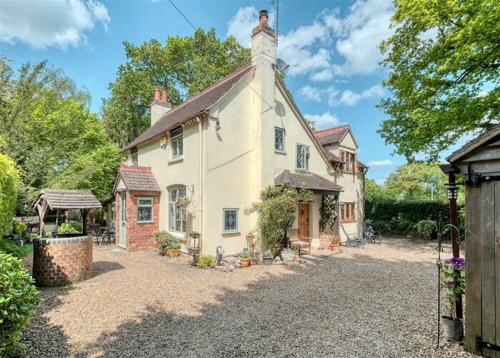 4 Bedroom Detached House For Sale In Alcester Road, Portway, Birmingham, B48