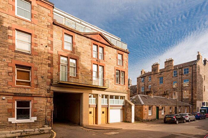2 Bedroom Flat For Sale In / Springvalley Gardens, Morningside, Edinburgh, EH10