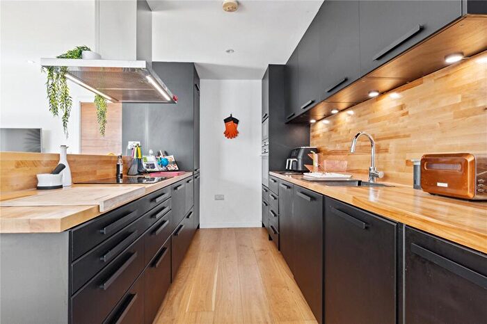 2 Bedroom Flat To Rent In Ecclesbourne Road, Islington, N1