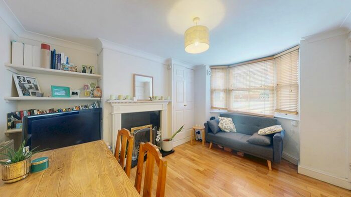 1 Bedroom Flat To Rent In Disraeli Road, London, SW15