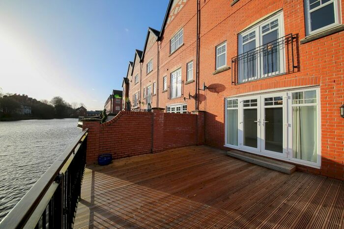 4 Bedroom Terraced House For Sale In Gardinar Close, Standish, Wigan, Lancashire, WN1