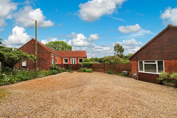 6 Bedroom Barn Conversion For Sale In Long Lane, Colby, Norwich, NR11