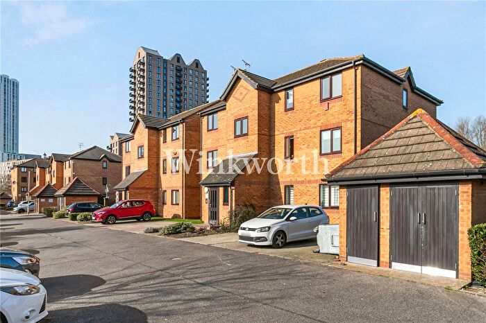 1 Bedroom Flat For Sale In Bream Close, London, N17