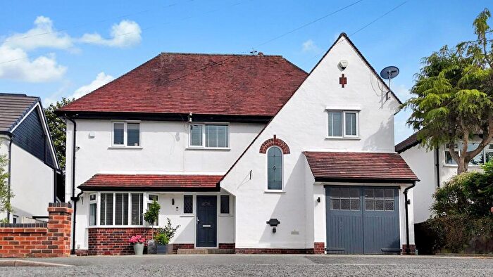 4 Bedroom Detached House For Sale In Pinewood Drive, Heswall, Wirral, CH60