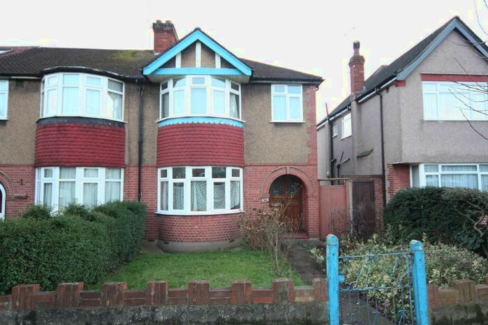 2 Bedroom Flat To Rent In Whitton Avenue West, Greenford, UB6