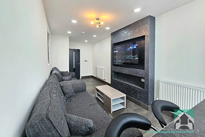 6 Bedroom Terraced House To Rent In Sir Johns Road, Birmingham, B29