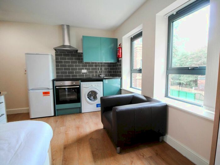 Studio To Rent In Lofthouse Place, Leeds, West Yorkshire LS2
