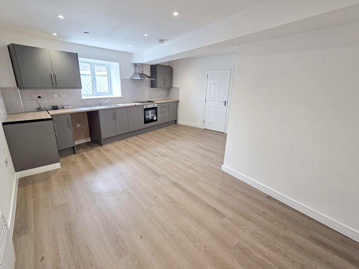 1 Bedroom Flat To Rent In Cardiff Road, Caerphilly, CF83
