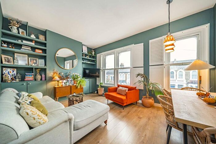 2 Bedroom Flat For Sale In Crofton Road, Camberwell, SE5