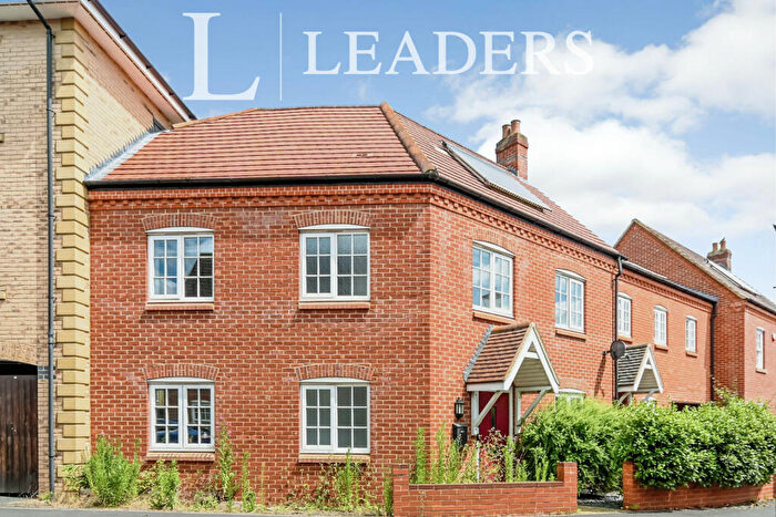 5 Bedroom Property To Rent In Wayland Drive, Great Denham, Bedford, MK40