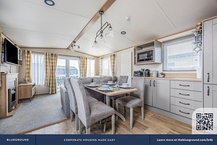 3 Bedroom Flat To Rent In North Mundham, PO20