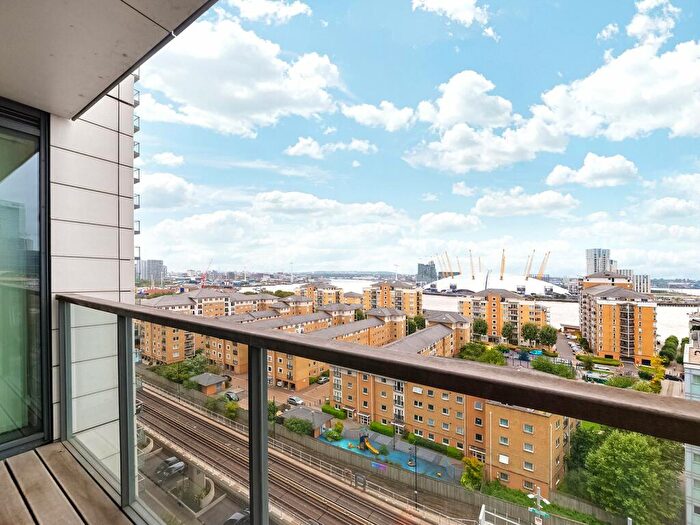 2 Bedroom Apartment To Rent In Elektron Tower, Blackwall Way, E14