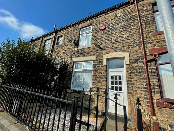 3 Bedroom Terraced House To Rent In Sandygate Terrace, Bradford, BD4