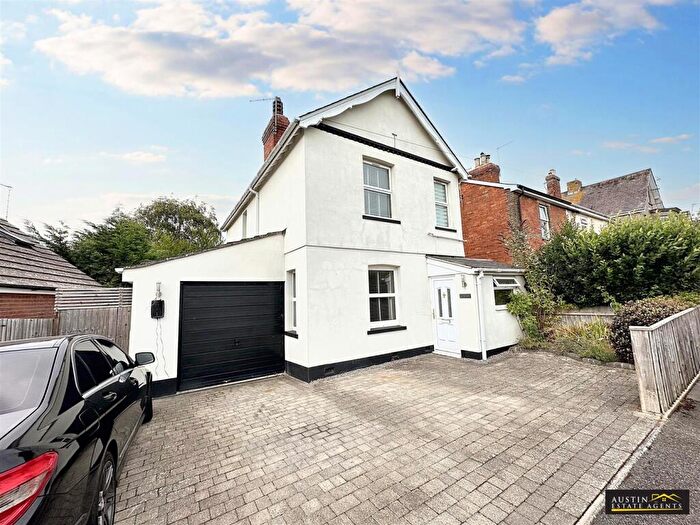 3 Bedroom Detached House For Sale In Shortlands Road, Upwey, Weymouth, Dorset, DT3