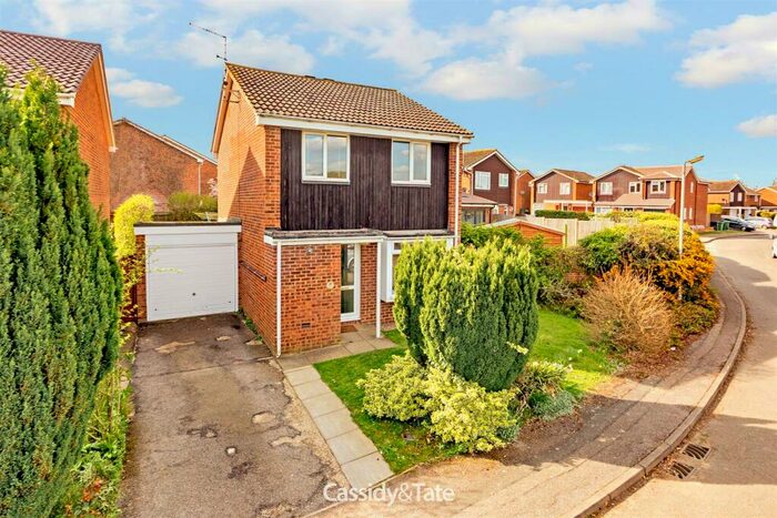 3 Bedroom Detached House To Rent In Kingsmead, Jersey Farm, AL4