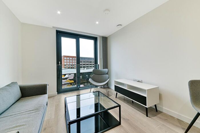 1 Bedroom Flat To Rent In City North Place, Finsbury Park, London, N4