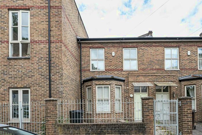 3 Bedroom Terraced House To Rent In Annis Road, Hackney, London, E9