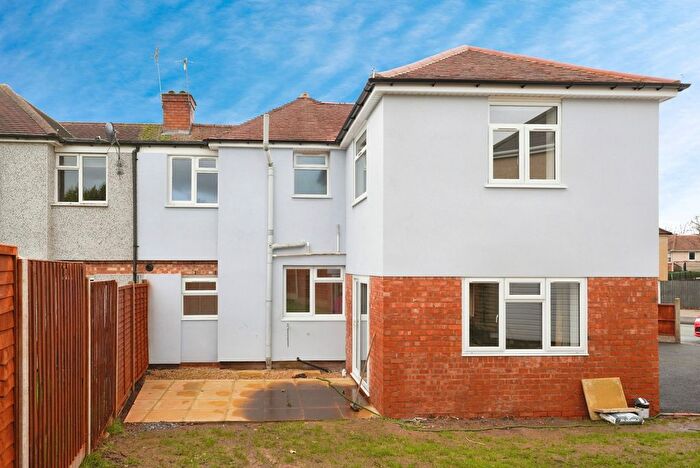 4 Bedroom Semi Detached House For Sale In Lime Avenue, Worcester, Worcestershire, WR4