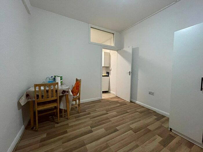 Studio To Rent In Westbury Avenue, London, N22