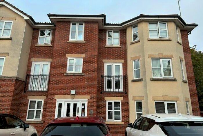 2 Bedroom Flat To Rent In Ladybower Close, Wirral, CH49