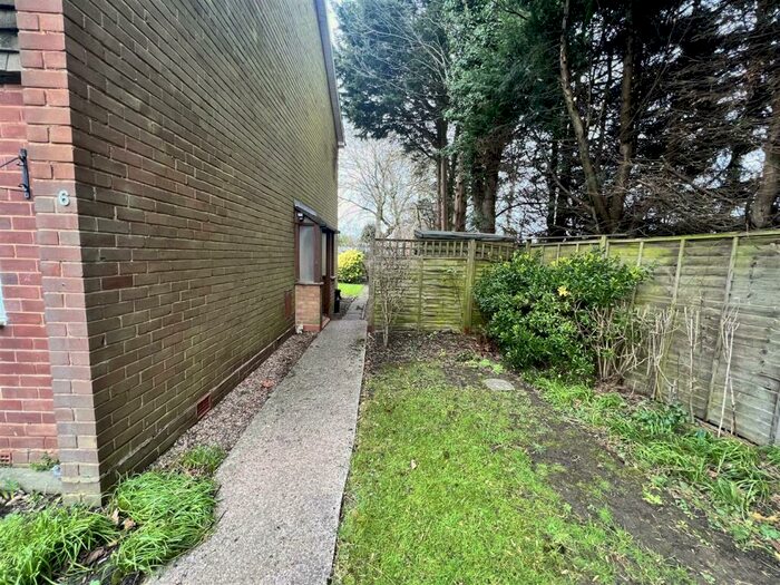 2 Bedroom House To Rent In Haunch Lane, Kings Heath, Birmingham, B13