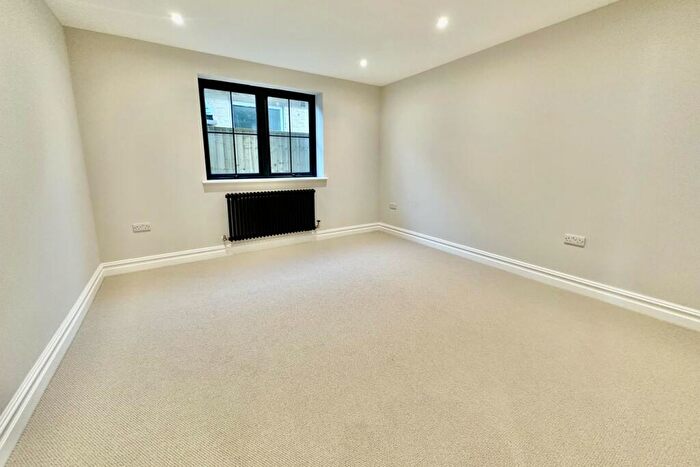 4 Bedroom Detached House For Sale In Pauntley Road, Mudeford, Christchurch, BH23