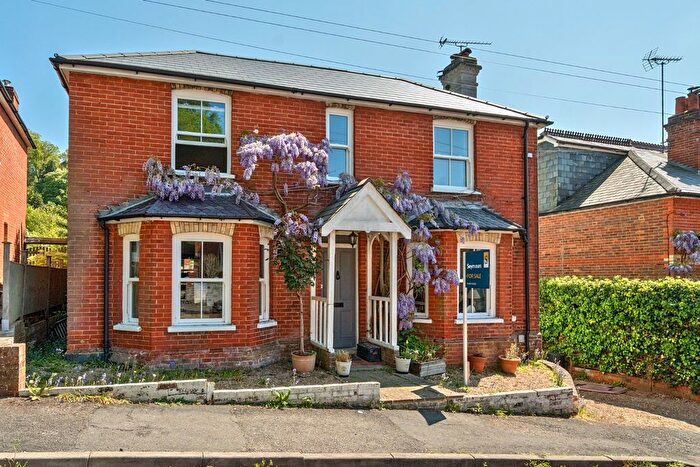 3 Bedroom Detached House For Sale In Godalming, Surrey, GU7