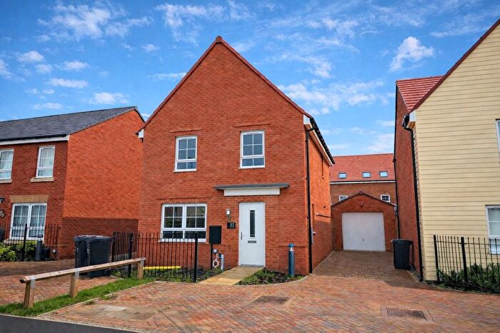 4 Bedroom Detached House For Sale In Stratford Drive, Overstone Gate, NN6