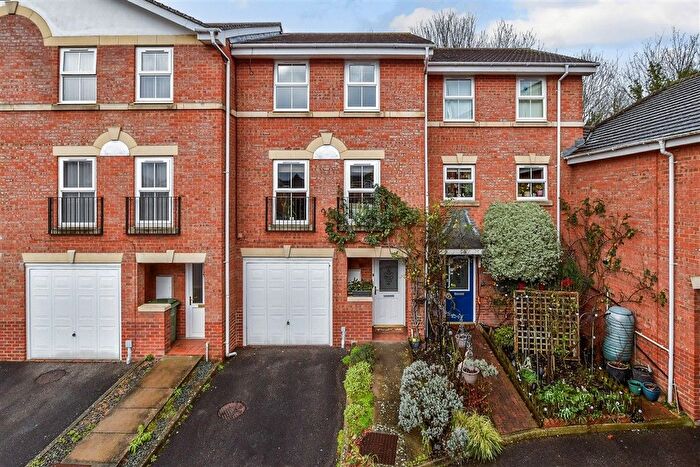 4 Bedroom Town House For Sale In Old School Place, Maidstone, Kent, ME14