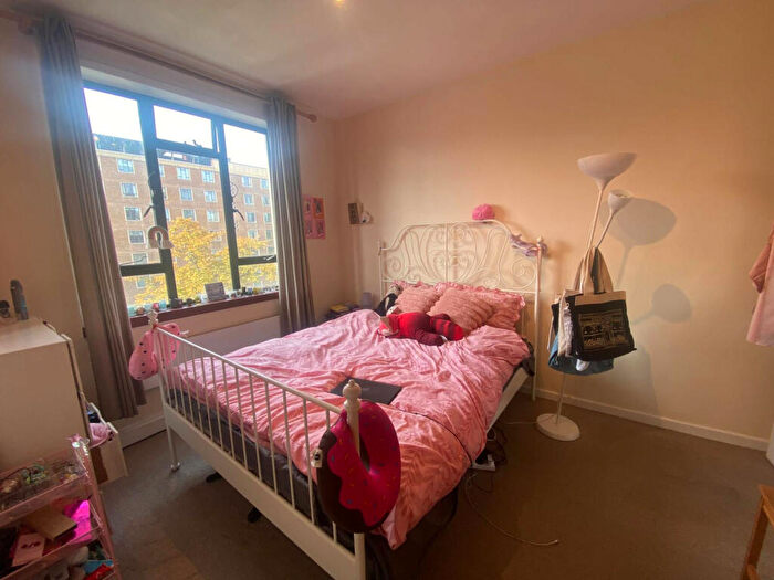2 Bedroom Flat To Rent In Bed Flat/St. John Street, London, EC1R