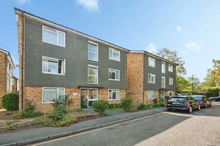 1 Bedroom Flat For Sale In Vine Close, Sutton, SM1