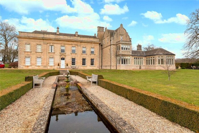 2 Bedroom Flat For Sale In Woodland Reach, Stocken Hall, Stretton, Oakham, LE15