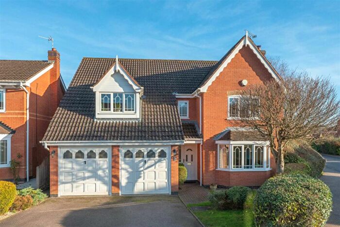 4 Bedroom Detached House For Sale In Fairford Close, Solihull, B91