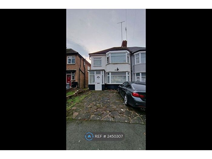 4 Bedroom Semi-Detached House To Rent In Evelyn Avenue, London, NW9