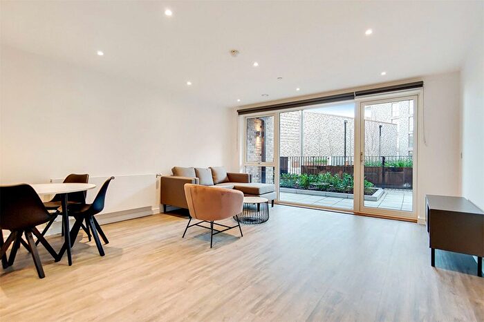 2 Bedroom Flat To Rent In Fresh Wharf Road, Barking, Essex, IG11