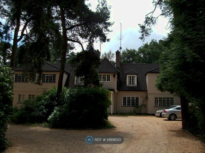 1 Bedroom Flat To Rent In Lakeside, Finchampstead, Wokingham, RG40