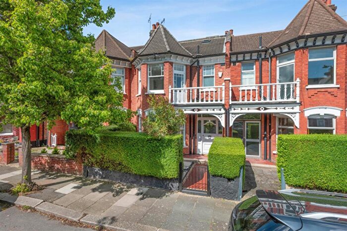 4 Bedroom Terraced House For Sale In Ellesmere Road, London, NW10