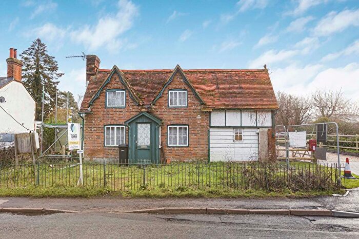 2 Bedroom Detached House For Sale In High Street, Milton, OX14