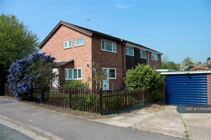 3 Bedroom End Of Terrace House To Rent In Edgecomb Road, Stowmarket, IP14