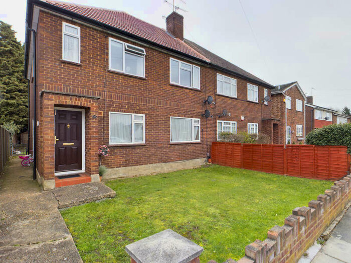 2 Bedroom Flat To Rent In Great Central Avenue, Ruislip, HA4