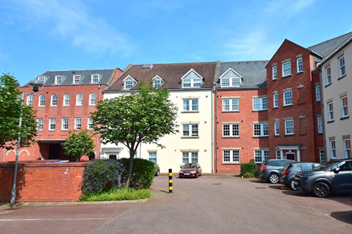 2 Bedroom Apartment For Sale In Warwick Road, Banbury, OX16