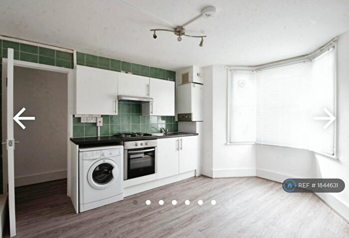 1 Bedroom Flat To Rent In Underhill Road, London, SE22