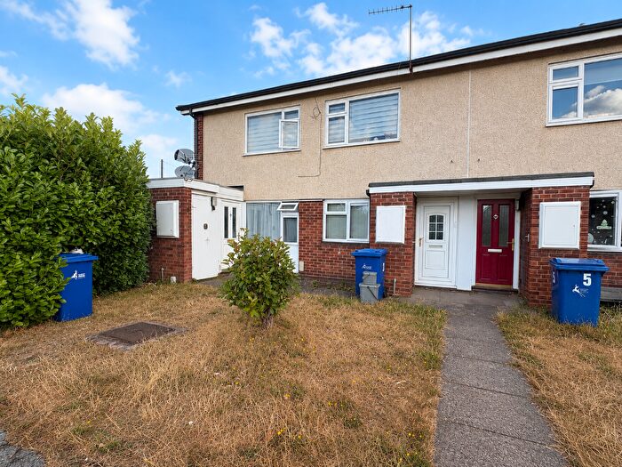 2 Bedroom Maisonette For Sale In Devon Green, Cannock, WS11