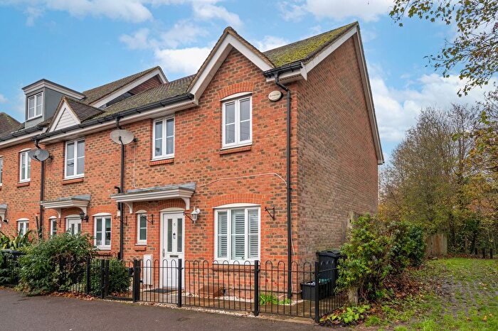3 Bedroom End Of Terrace House For Sale In Hooley Lane, Redhill, RH1