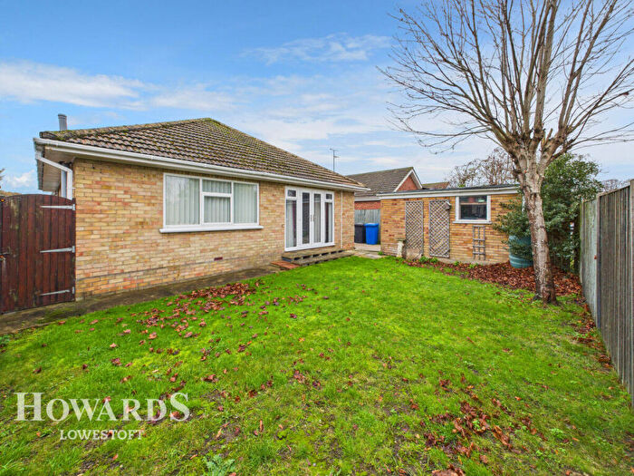 3 Bedroom Detached Bungalow For Sale In Mills Drive, Lowestoft, NR32