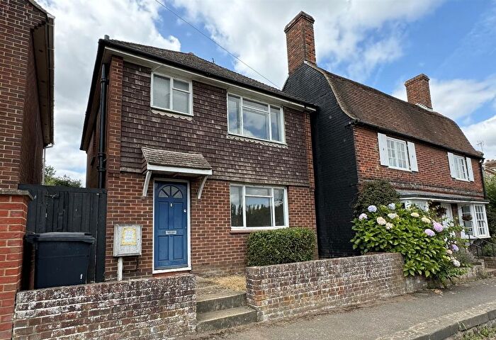 Detached House To Rent In Upper Street, Leeds, Maidstone, ME17