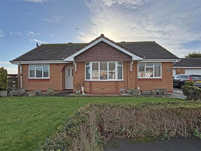 3 Bedroom Detached Bungalow For Sale In Lon Y Wylan, Belgrano, LL22