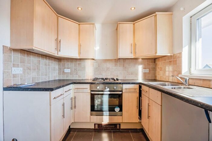 2 Bedroom Flat To Rent In Torpoint, PL11